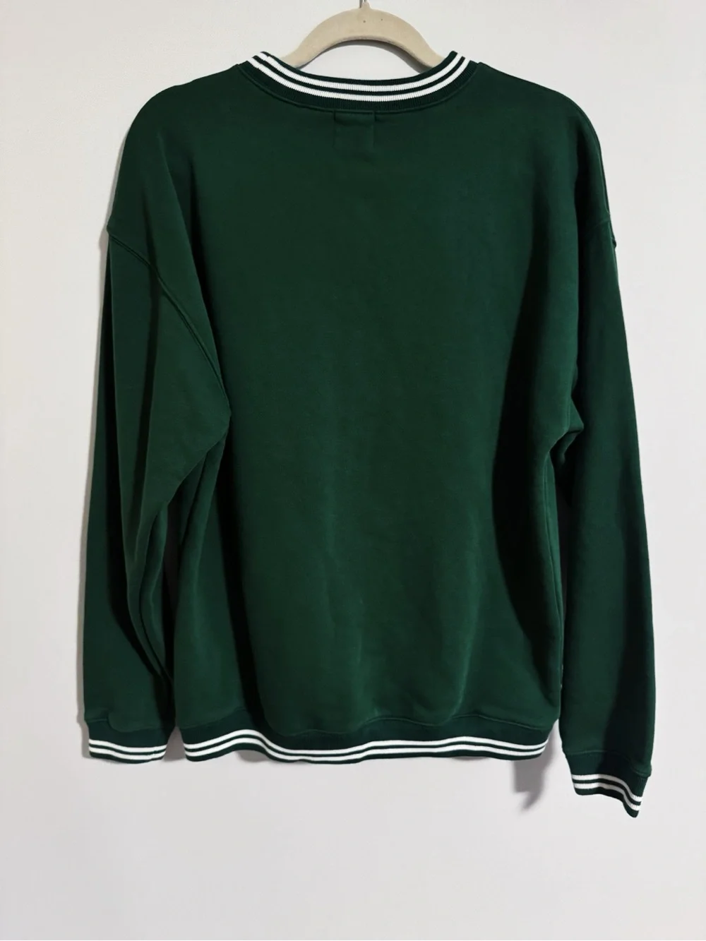 Disney - Green Embroidered Winnie the Pooh Crewneck Sweater